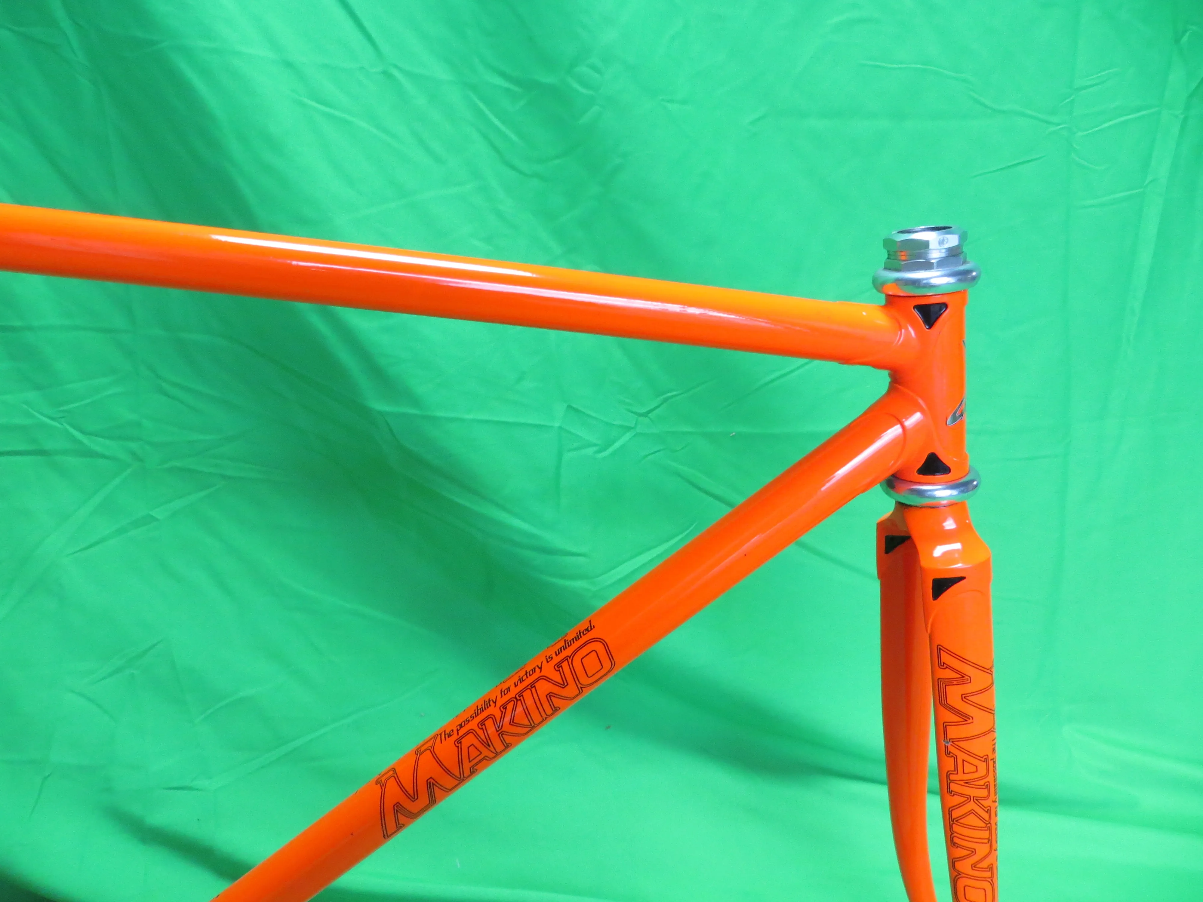 Makino // Neon Orange // 49.5cm