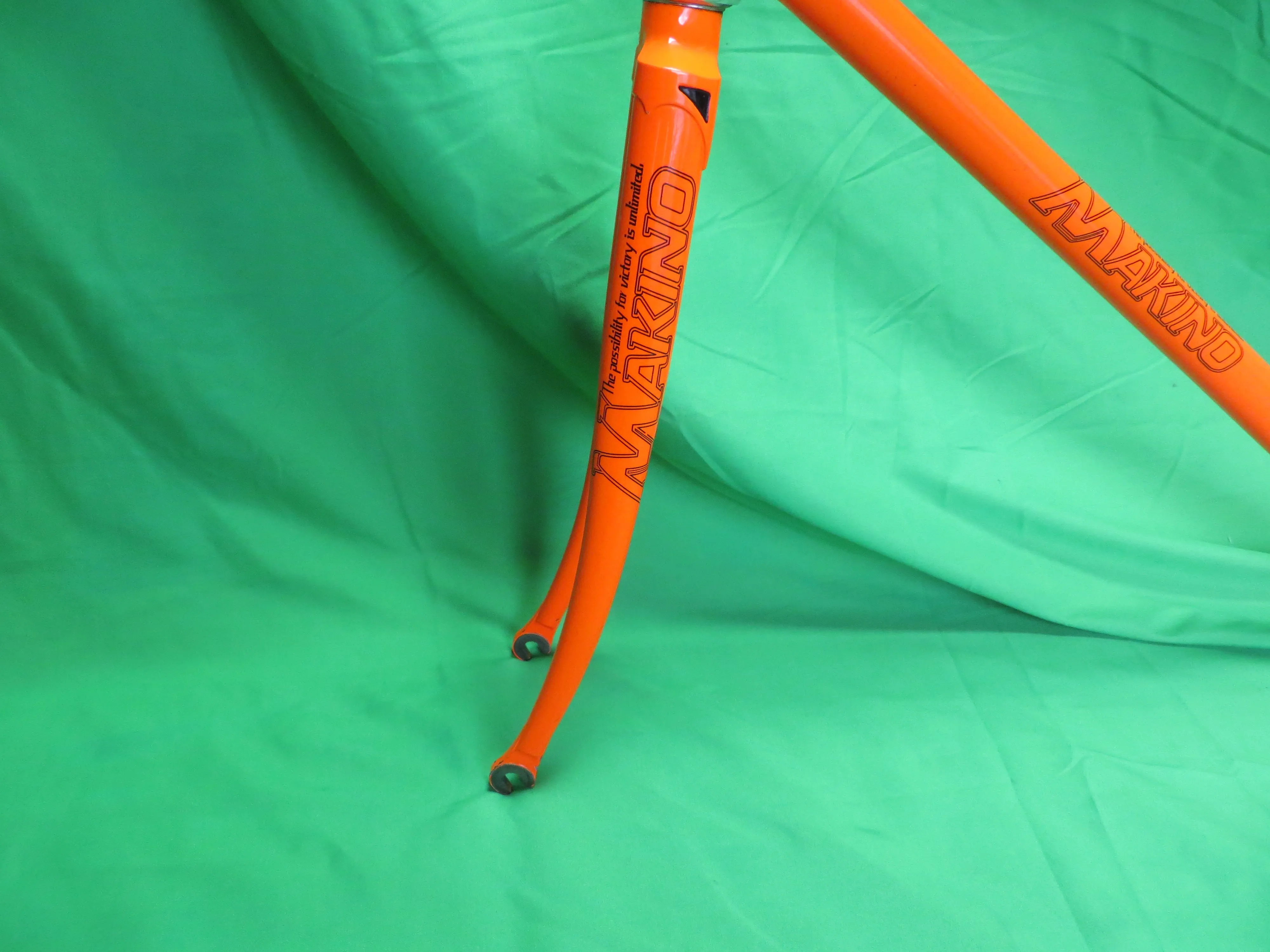 Makino // Neon Orange // 49.5cm